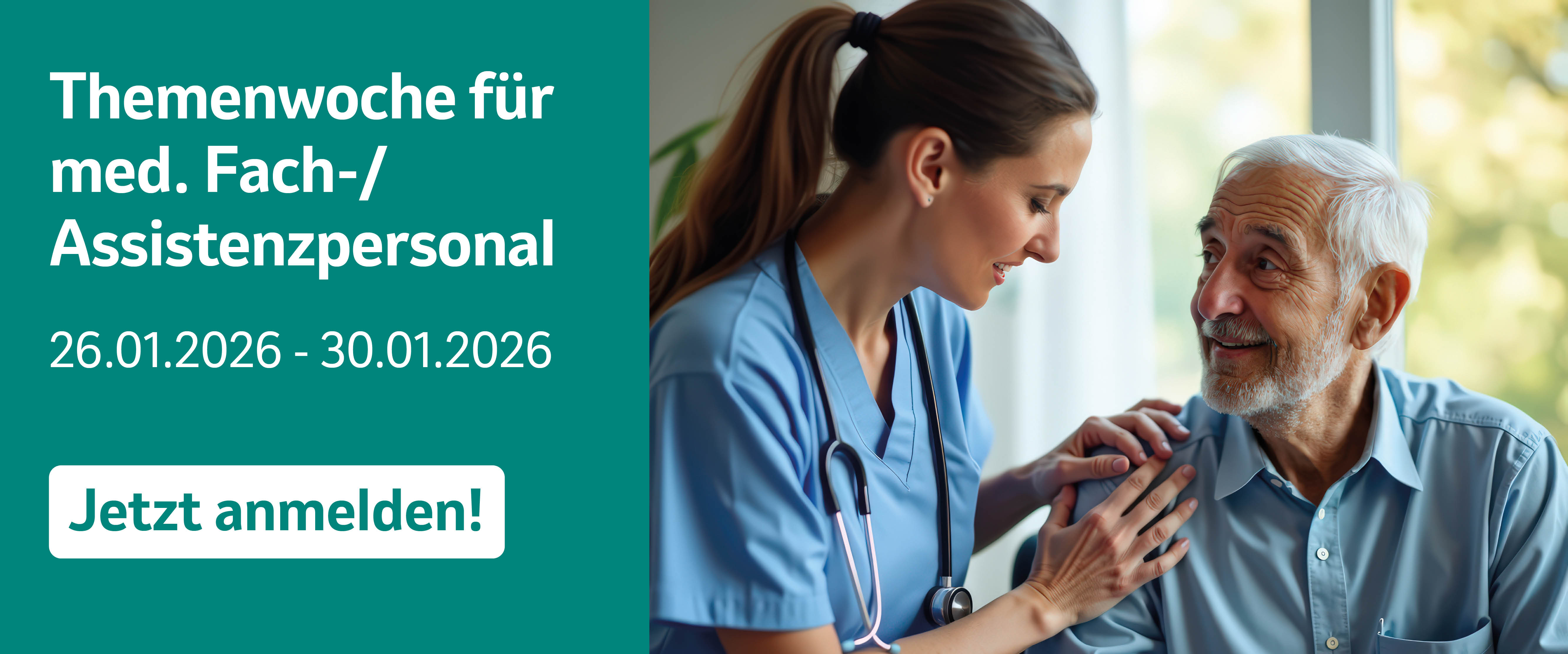 Drei medizinische Fachangestellte stehen nebeneinander und lächeln.