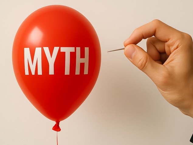 Luftballon mit dem Wort Myth, in den gleich eine Nadel gestochen wird