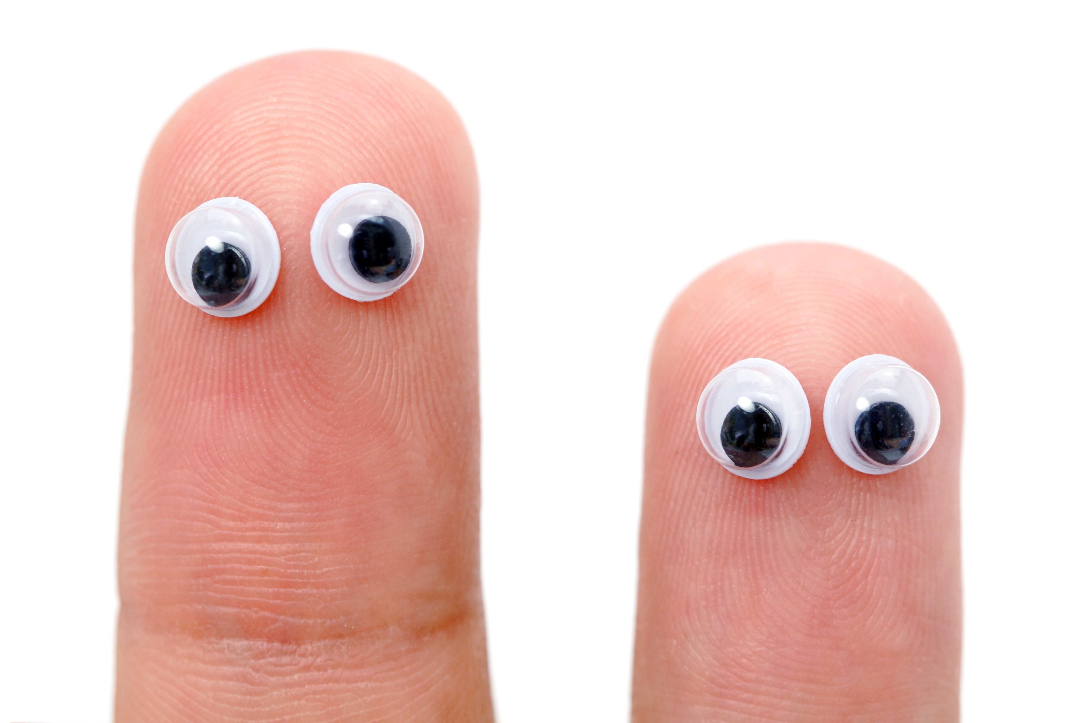 2 Finger mit Augen.